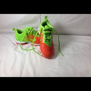 Girls Youth Size 1Y NIKE Fastflex Girls Softball Cleats VERY GOOD!! Cleaned up!